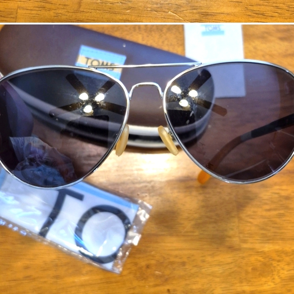 Toms Brown Glasses In Case With Cloth - Picture 2 of 8
